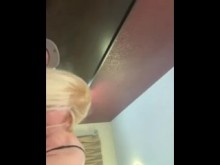 Puta gf chupa al amigo de su hombre pt 1