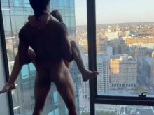 ¡Esposa dulce y juguetona follando con una ENORME BBC y amándola! Interracial