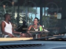 Helena Price - Esposa infiel # 4 Pt3 - ¡El marido filma un asunto anal interracial exhibiendo bajo la falda pública!