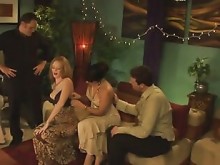Audrey Hollander y Bobbi Starr en una fiesta de swingers