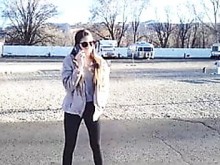 Hermano ayuda a su hermanastra a hacer un porno de cornudos para su novio. parte 2