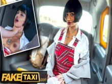 Fake Taxi Esta francesa tatuada adora el sexo duro en un taxi