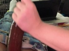 La madrastra asustó a dejar follar a su hijo mientras el marido está en casa dice que simplemente lo sacudirá en su lugar