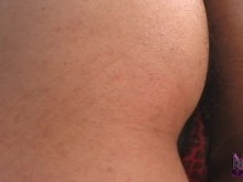 Sexy Latina descubre su coño peludo en el sofá de casting #1