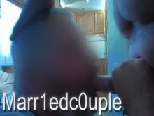 El esposo de Bi Cuckold ayuda a la esposa con un cliente en el RV
