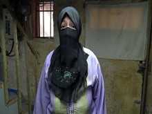 La esposa del cornudo turco tiene sexo duro con soldado en Irak