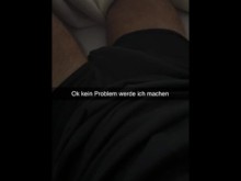 Rubia alemana folla mientras está hablando por teléfono con su novio