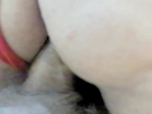 Marido cornudo chupando la polla y filma a su esposa de Pawg montando en su amigo sin condón