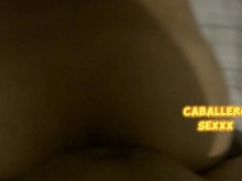 Zorra blanca monta una buena polla antes de irse donde su marido cornudo