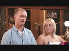 Darrell y Nikki se dirigen a su primera fiesta de swingers