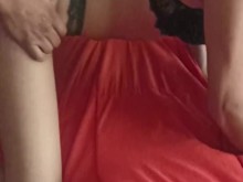 Vamos de visita dónde un amigo de mi esposo y me lo termino follando (esposo cornudo)