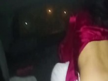 Follando con el amigo de mi esposo en el.auto muestras el conduce