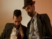 Cena Sesión de gangbang de cornudo - Magnífica pelirroja Leyah ahoga 4 grandes Dickscks en su coño