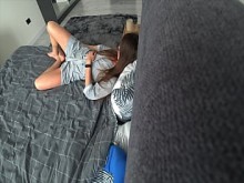 Infiel. Mi esposa me engaña en silencio y a mi amigo cuando estoy en el trabajo. Sexo en el hogar real