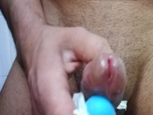 Meting en mi rollo morena en el baño que ha sido utilizado por una estrella de cine internacional