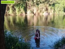 Me estoy escondiendo con hombres casados ​​a los que les gusta follar en el bosque virgen