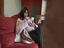 Esposa de cornudo embarazada Deja que el hijastro cachondo se cumpla en su coño peludo