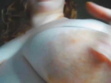 Oh, estoy tan expuesta, Ibrahim, mi marido, mira mis tetas después de tener sexo con mi marido.