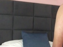 Esta nena nerd me hizo usar condón, pero haré cualquier cosa por ese coño.