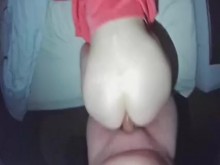 Traición real. La esposa se turna para follar con los amigos de su marido.