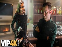 CAZA4K. cornudo de escenario