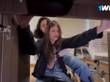 No me había dado cuenta que mi criada estaba tan buena, se agacho para limpiar el estudio