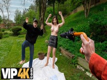 CAZA4K. Caza de gatitos en el bosque. Sexo caliente con maya