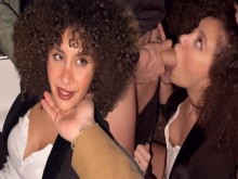 JOVEN PUTA quiere polla, ¡SU MARIDO cornudo LA HACE FOLLAR CON UN DESCONOCIDO en el auto!