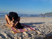 ATRAPADO EN LA PLAYA, pareja caliente
