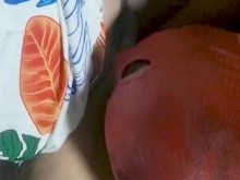 marido cornudo comiendo el coño grande y carnoso de su esposa