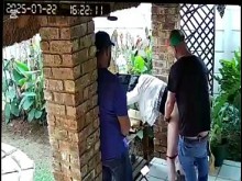 Amigo cornudo quería que me follara a su esposa puta mientras se pajea