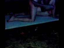 Despertar en una FIESTA DE SWINGERS y ver a mi ESPOSA moverse con un tipo GRANDE en el suelo