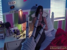 Lavandería en trío con la hija de la compañera de juegos de mamá