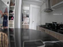 Recibiendo a la vecina de mi novio