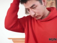 CAZA4K. La pequeña turista japonesa Sakura saltó sobre la polla de un extraño delante de su novio