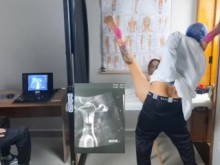 ¡El cornudo lleva a su esposa a una ecografía!