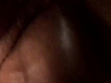 Laura quiere excitarse y su marido le lame el coño delante de una cámara.