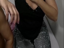 PAREJA CASERA SEXY DESNUDA ESPOSA DE CULO ENORME EN LEGGINGS APRETADOS