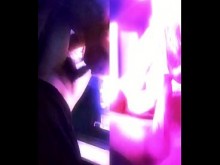 Real Hotwife Sesión de cuck Pantalla dividida Cornudo BJ Mírame hacerle garganta profunda al amigo de mi esposo y luego limpiar la polla de mi esposo