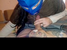 POV PAREJA AMATEUR CORNUDO ORINANDO PAJA