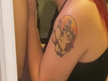 Esposa caliente trae a un chico a casa