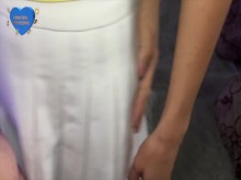 Su apretado coño es estirado por grandes pollas en una fiesta en casa frente a su novio