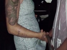 Dogging - esposa tiene sexo con extraños en público y cornudo mira mientras filma