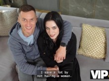 Chica GÓTICA ENGAÑADA delante de cornudo. La mejor recopilación GÓTICA