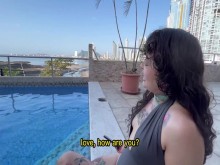 Estamos conociendo a nuestros nuevos vecinos. Intercambio de pareja, subtítulos en inglés