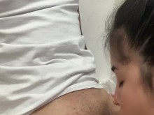 JOVEN DE 18 AÑOS COGIENDO CON SU PADRASTRO MIENTRAS SU MADRE NO SE ENCUENTRA