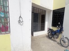 Dos hombres y dos mujeres follando disfrazados en un cuarteto.