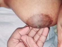 ¿Quién quiere sentirse cómoda con las enaguas de colegiala? - Esposa caliente de Sri Lanka con enagua blanca