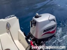 Pareja británica follando en un barco