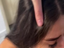 BBC follando la garganta de una esposa latina delante del cornudo (SUBTITULADO)